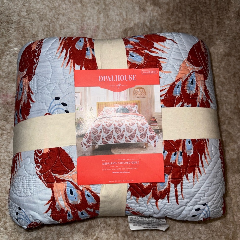 Opalhouse Medallion Stitched Quilt